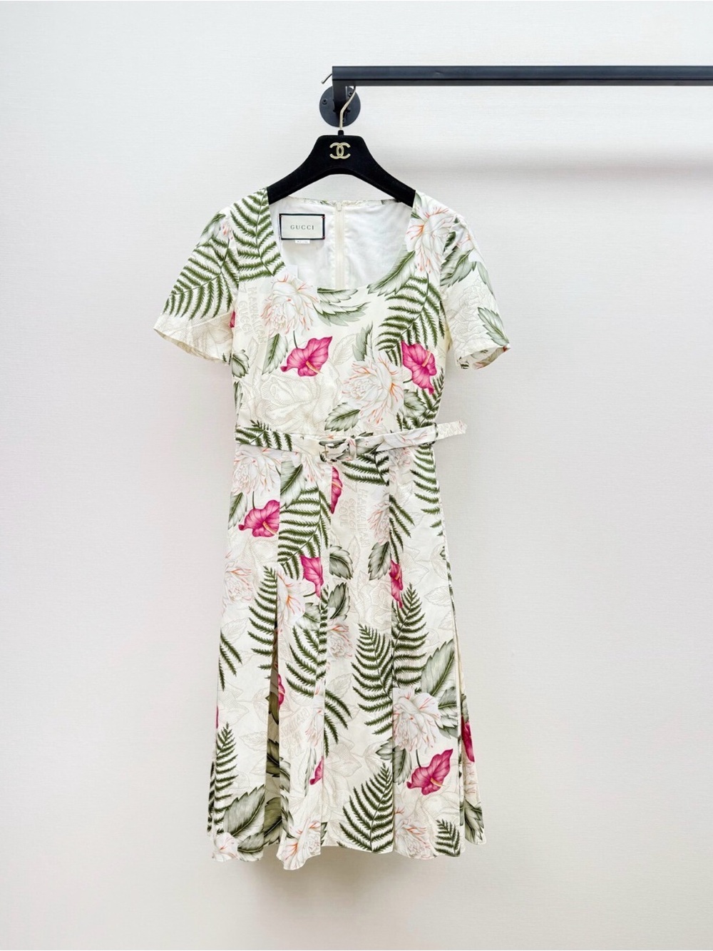 🚩steal Gucci Cream Floral & Fern Print Midi Dress with Pink Accents